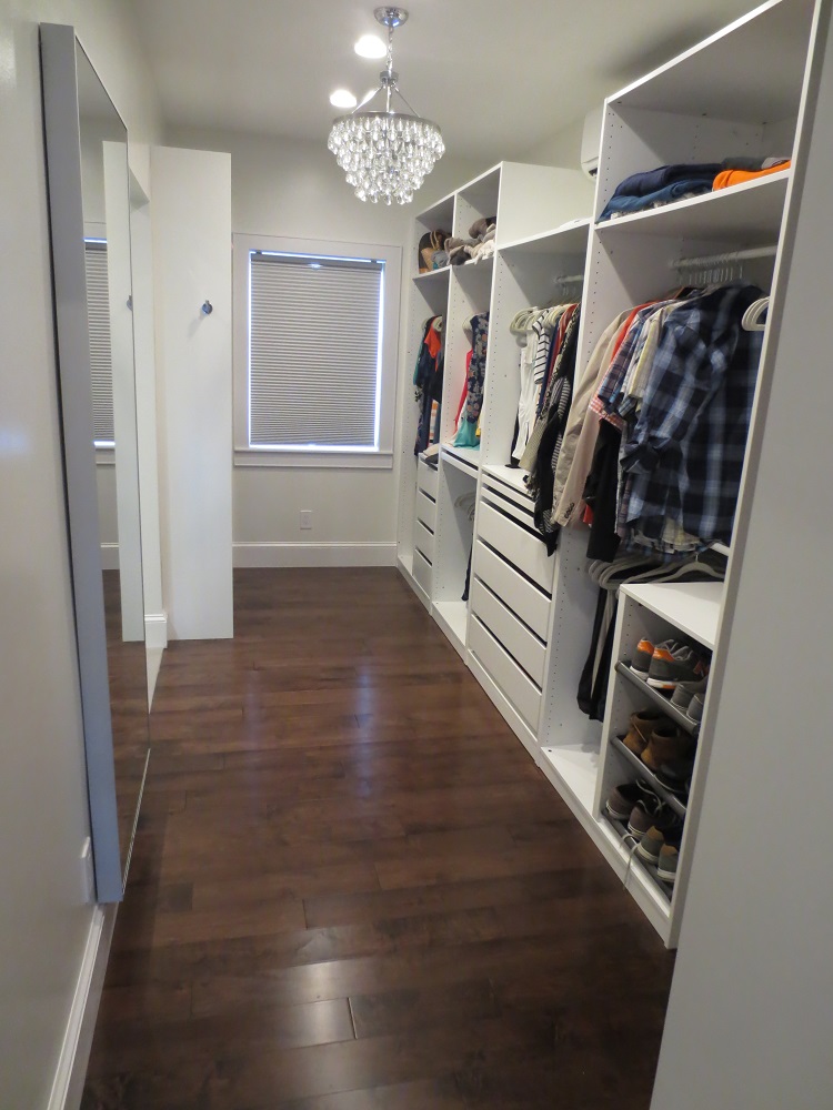 Laundry Rooms & Closets by Mitchell Renovations